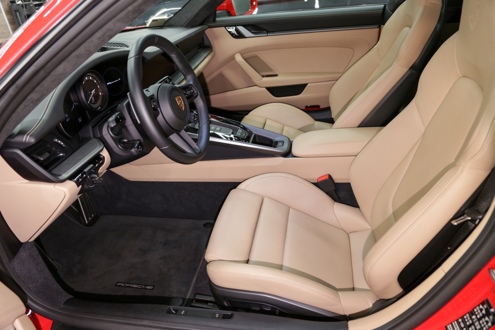 Porsche Carrera interior